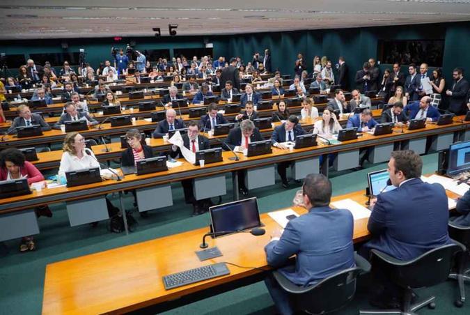 Comissão para discussão da PEC da prisão após 2ª instância(foto: Pablo Valadares/Câmara dos Deputados) Comissão para discussão da PEC da prisão após 2ª instância(foto: Pablo Valadares/Câmara dos Deputados)