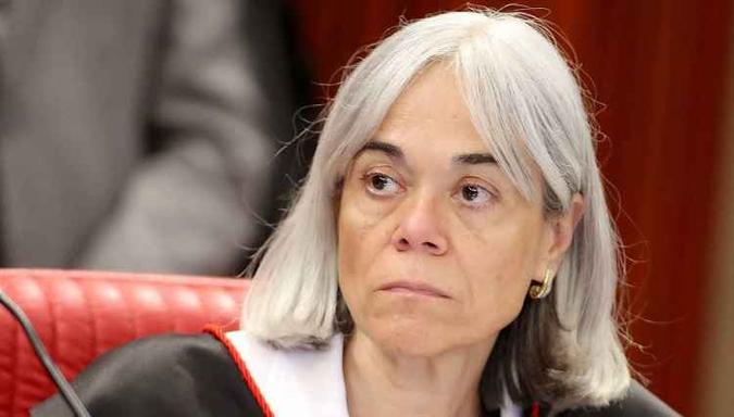 A ministra Maria Thereza de Assis Moura, do Superior Tribunal de Justiça (STJ), votou nesta quinta-feira (8/2) para que Adriana Ancelmo, mulher do ex-governador do Rio de Janeiro, Sérgio Cabral, volte para a cadeia(foto: Fabio Rodrigues Pozzebom/Agencia Brasil) A ministra Maria Thereza de Assis Moura, do Superior Tribunal de Justiça (STJ), votou nesta quinta-feira (8/2) para que Adriana Ancelmo, mulher do ex-governador do Rio de Janeiro, Sérgio Cabral, volte para a cadeia(foto: Fabio Rodrigues Pozzebom/Agencia Brasil)