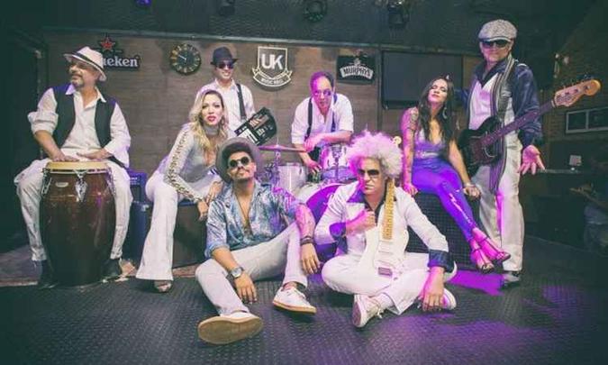 Com nova formação, a BSB Disco Club se apresenta no UK Music Hall, em temporada sempre às quintas-feiras (foto: Henrique Francois/Divulgação) Com nova formação, a BSB Disco Club se apresenta no UK Music Hall, em temporada sempre às quintas-feiras (foto: Henrique Francois/Divulgação)
