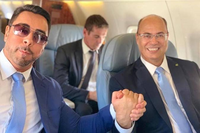 O juiz Marcelo Bretas e o governador do Rio, Wilson Witzel, durante carona em voo da FAB para Brasília (foto: Reprodução/Instagram) O juiz Marcelo Bretas e o governador do Rio, Wilson Witzel, durante carona em voo da FAB para Brasília (foto: Reprodução/Instagram)