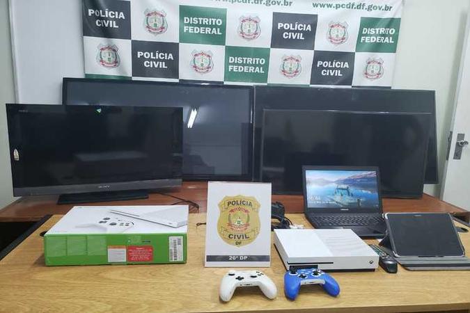 Suspeitos estavam anunciando objetos furtados de casa no Riacho Fundo 2(foto: Polícia Civil/Divulgação) Suspeitos estavam anunciando objetos furtados de casa no Riacho Fundo 2(foto: Polícia Civil/Divulgação)