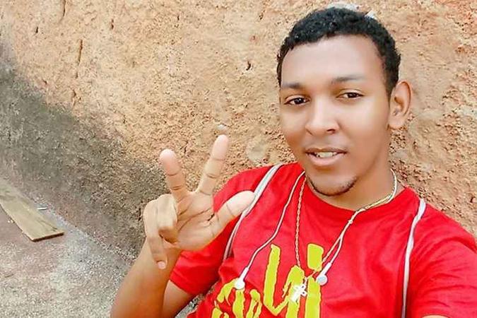 Lucas Matheus Machado da Silva, 20 anos, tinha deficiência intelectual e foi atraído para um matagal, onde foi morto(foto: Arquivo Pessoal) Lucas Matheus Machado da Silva, 20 anos, tinha deficiência intelectual e foi atraído para um matagal, onde foi morto(foto: Arquivo Pessoal)