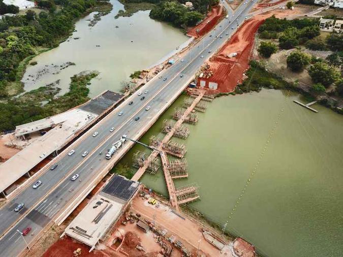 Estado das obras na região da Ponte do Bragueto no sábado (25/8)(foto: Breno Fortes/CB/D.A. Press - 25/8/2018) Estado das obras na região da Ponte do Bragueto no sábado (25/8)(foto: Breno Fortes/CB/D.A. Press - 25/8/2018)