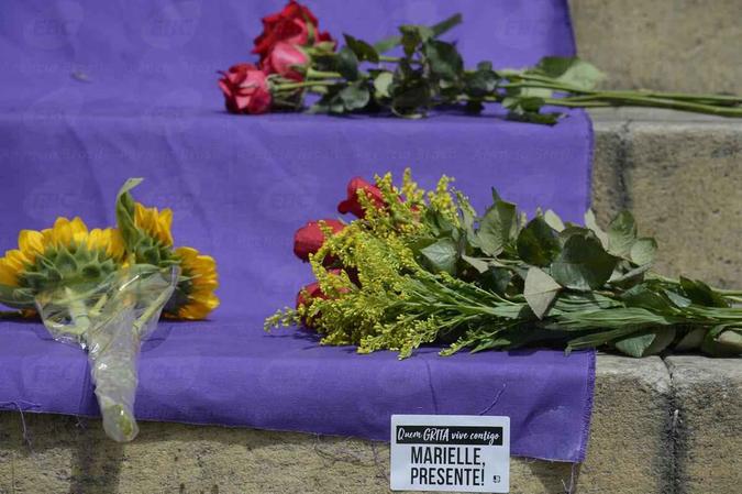 Ato em memória de Anderson Pedro Gomes e a Marielle Franco Ato em memória de Anderson Pedro Gomes e a Marielle Franco Ato em memória de Anderson Pedro Gomes e a Marielle Franco Ato em memória de Anderson Pedro Gomes e a Marielle Franco