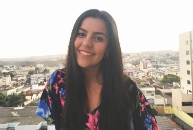 Amanda Faggion reclama que banco aumentou o limite do cartão sem avisar e ela gastou demais(foto: Arquivo Pessoal) Amanda Faggion reclama que banco aumentou o limite do cartão sem avisar e ela gastou demais(foto: Arquivo Pessoal)