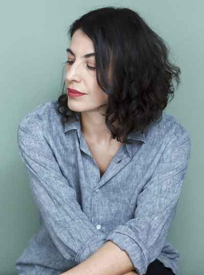 Giovana Madalosso sentiu preconceito ao lançar o primeiro livro, A teta nacional(foto: Renato Parada/Divulgação) Giovana Madalosso sentiu preconceito ao lançar o primeiro livro, A teta nacional(foto: Renato Parada/Divulgação)