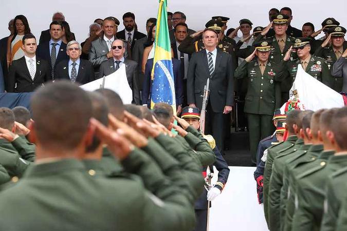 Presidente esteve na unidade de ensino militar na última sexta-feira (29/11)(foto: Marcos Corrêa/PR) Presidente esteve na unidade de ensino militar na última sexta-feira (29/11)(foto: Marcos Corrêa/PR)