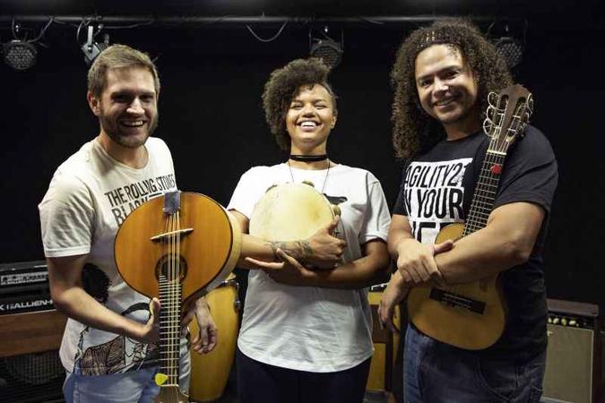 Victor Angeleas, Larissa Umaytá e Márcio Marinho são atrações do Espaço Cultural do Choro(foto: Amanda Alves/Divulgação) Victor Angeleas, Larissa Umaytá e Márcio Marinho são atrações do Espaço Cultural do Choro(foto: Amanda Alves/Divulgação)