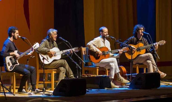 Caetano Veloso e os filhos na turnê 'Ofertório'(foto: Patricia Lino/Divulgação) Caetano Veloso e os filhos na turnê 'Ofertório'(foto: Patricia Lino/Divulgação)