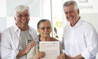 Foram entregues 500 escrituras, na manhã desta terça-feira (15/8), no Riacho Fundo II(foto: Dênio Simões/Agência Brasília) Foram entregues 500 escrituras, na manhã desta terça-feira (15/8), no Riacho Fundo II(foto: Dênio Simões/Agência Brasília)