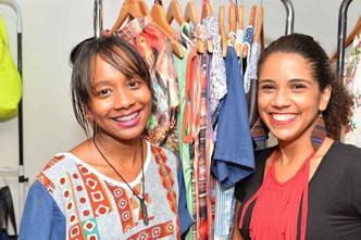 CORPO E ALMA - As designers Thársila Tostes (E) e Rachel Seabra são exemplos de uma produção preocupada com a identidade. Elas são donas da Oguê, uma marca de vestuário. CORPO E ALMA - As designers Thársila Tostes (E) e Rachel Seabra são exemplos de uma produção preocupada com a identidade. Elas são donas da Oguê, uma marca de vestuário.