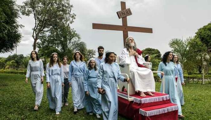 Inri Cristo foi um dos homens que acreditam ser Jesus retratados por Bendiksen. O fotógrafo veio ao Brasil duas vezes(foto: Jonas Bendiksen/Magnum/Divulgação) Inri Cristo foi um dos homens que acreditam ser Jesus retratados por Bendiksen. O fotógrafo veio ao Brasil duas vezes(foto: Jonas Bendiksen/Magnum/Divulgação)