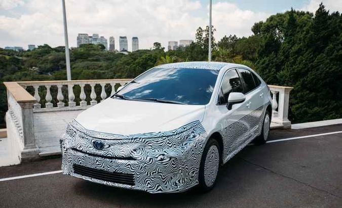 O sedã será o primeiro a contar com essa tecnologia no mundo.(foto: Toyota/Divulgação ) O sedã será o primeiro a contar com essa tecnologia no mundo.(foto: Toyota/Divulgação )