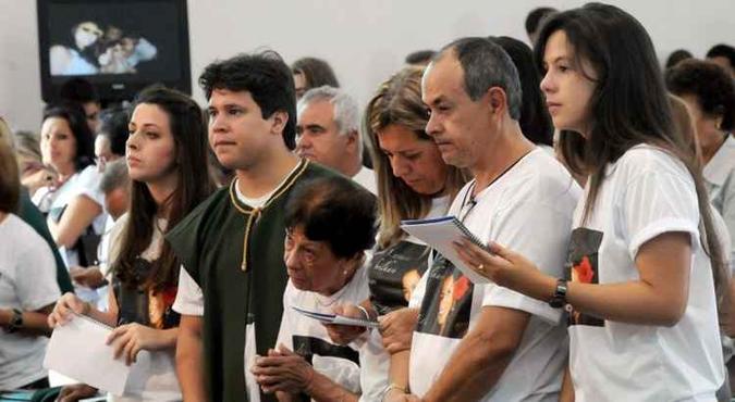 Familiares e amigos durante missa de sétimo dia de Lanusse Martins Barbosa, na igreja Nossa Senhora do Lago(foto: Marcelo Ferreira/CB/D.A Press) Familiares e amigos durante missa de sétimo dia de Lanusse Martins Barbosa, na igreja Nossa Senhora do Lago(foto: Marcelo Ferreira/CB/D.A Press)
