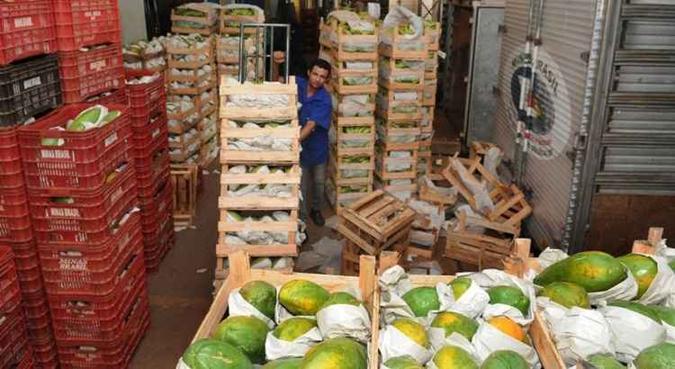 Em maio, a greve dos caminhoneiros impactou principalmente as indústrias de alimentos, produtos químicos e de veículos, além dos serviços de transporte(foto: Antonio Cunha/CB/D.A Press) Em maio, a greve dos caminhoneiros impactou principalmente as indústrias de alimentos, produtos químicos e de veículos, além dos serviços de transporte(foto: Antonio Cunha/CB/D.A Press)