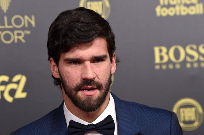 Alisson, na premiação: Alisson, na premiação: