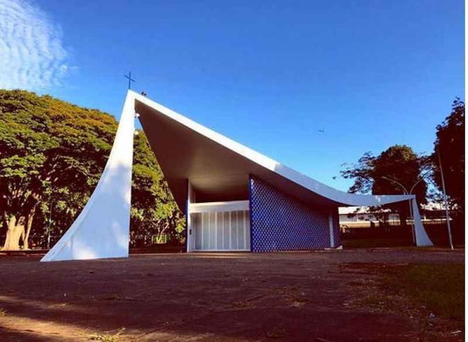 Igrejinha da 307/308 Sul ou Igreja Nossa Senhora de Fátima foi o primeiro templo em alvenaria a ser erguido em Brasília, inaugurado em 28 de junho de 1958(foto: Rayssa/Esp. CB/D.A Press) Igrejinha da 307/308 Sul ou Igreja Nossa Senhora de Fátima foi o primeiro templo em alvenaria a ser erguido em Brasília, inaugurado em 28 de junho de 1958(foto: Rayssa/Esp. CB/D.A Press)