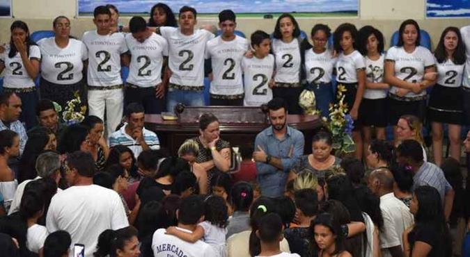 Velório de Raphaella Noviski, vítima de assassinato em Alexânia(foto: Ed Alves/CB/D.A Press) Velório de Raphaella Noviski, vítima de assassinato em Alexânia(foto: Ed Alves/CB/D.A Press)