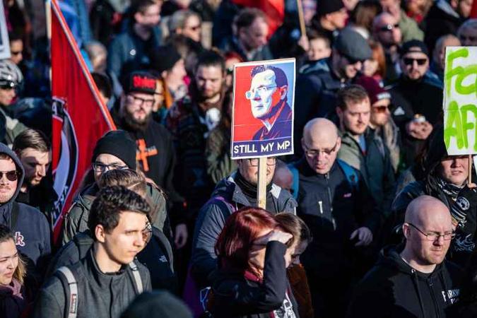 (foto: AFP / JENS SCHLUETER) (foto: AFP / JENS SCHLUETER)