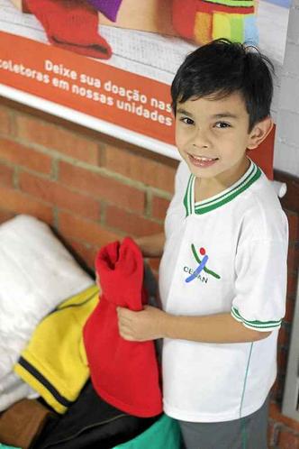Rafael Fadul participa da campanha promovida pela escola (foto: Bárbara Cabral/Esp. CB/D.A Press) Rafael Fadul participa da campanha promovida pela escola (foto: Bárbara Cabral/Esp. CB/D.A Press)