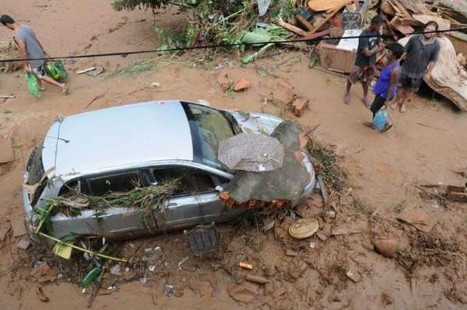 Chuva causou enchente na cidade de Além Paraiba (MG)(foto: Beto Novaes/EM/D.A Press) Chuva causou enchente na cidade de Além Paraiba (MG)(foto: Beto Novaes/EM/D.A Press)