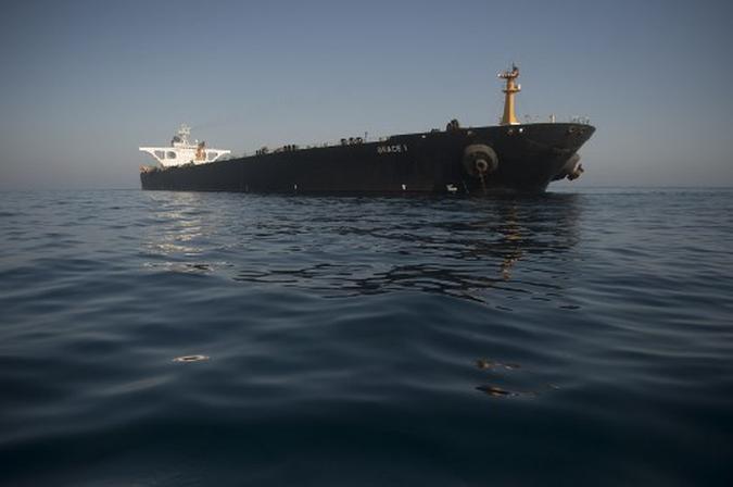 Super-petroleiro iraniano confiscado no mês passado por suspeita de enviar petróleo para a Síria.(foto: Jorge Guerrero/AFP) Super-petroleiro iraniano confiscado no mês passado por suspeita de enviar petróleo para a Síria.(foto: Jorge Guerrero/AFP)