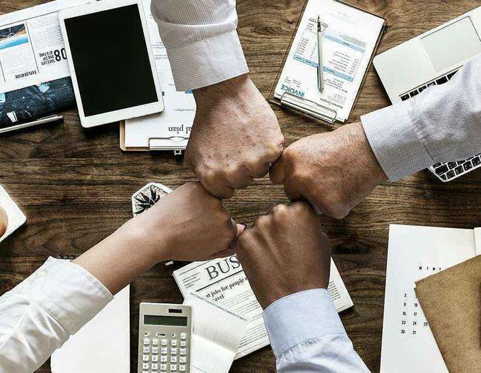 Conquistar e manter uma rede de contatos ativa abre portas no empreendedorismo e para, cada vez mais, crescer no meio profissional(foto: Pixabay) Conquistar e manter uma rede de contatos ativa abre portas no empreendedorismo e para, cada vez mais, crescer no meio profissional(foto: Pixabay)