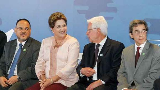 Dilma durante assinatura de contrato de concessão do Aeroporto Internacional Tancredo Neves(foto: Reprodução/Site Palácio do Planalto) Dilma durante assinatura de contrato de concessão do Aeroporto Internacional Tancredo Neves(foto: Reprodução/Site Palácio do Planalto)