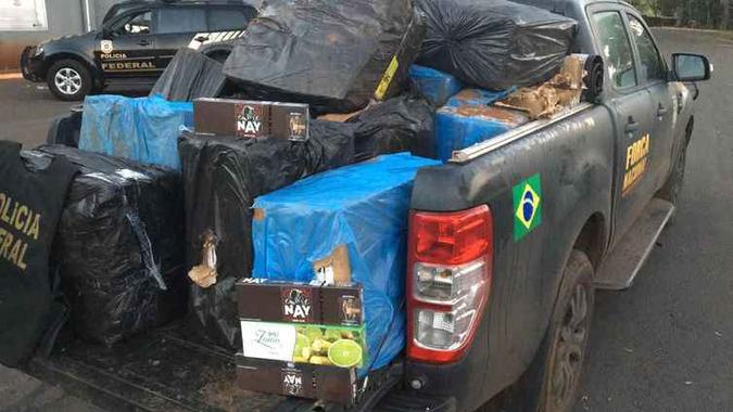 Os barcos e o material contrabandeado foram apreendidos e encaminhados para a Receita Federal em Foz do Iguaçu(foto: Divulgação/Polícia Federal) Os barcos e o material contrabandeado foram apreendidos e encaminhados para a Receita Federal em Foz do Iguaçu(foto: Divulgação/Polícia Federal)