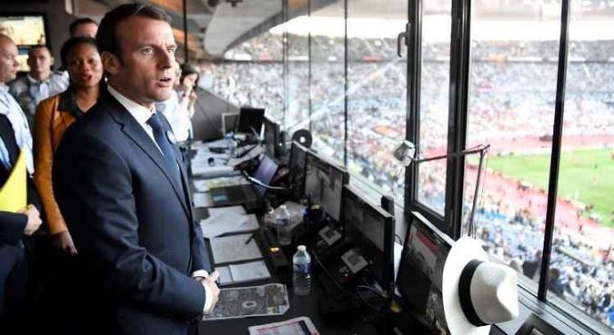 A Ipsos também perguntou aos entrevistados qual a opinião sobre Emmanuel Macron. 60% se disseram satisfeitos ou bastante satisfeitos, alta de dois pontos, enquanto 40% se disse insatisfeita ou muito insatisfeita(foto: CHRISTOPHE SIMON/AFP) A Ipsos também perguntou aos entrevistados qual a opinião sobre Emmanuel Macron. 60% se disseram satisfeitos ou bastante satisfeitos, alta de dois pontos, enquanto 40% se disse insatisfeita ou muito insatisfeita(foto: CHRISTOPHE SIMON/AFP)