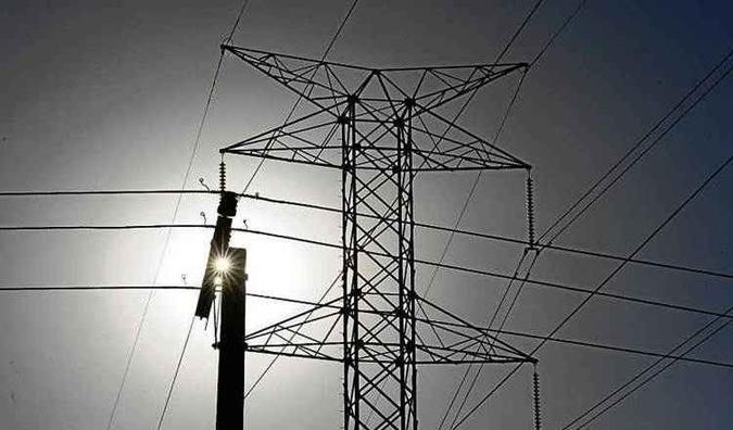 Antenas de energia: pagamento postergado desde 2013 influenciará na formação do preço cobrado dos consumidores já na conta de novembro(foto: Ronaldo de Oliveira/CB/D.A Press ) Antenas de energia: pagamento postergado desde 2013 influenciará na formação do preço cobrado dos consumidores já na conta de novembro(foto: Ronaldo de Oliveira/CB/D.A Press )