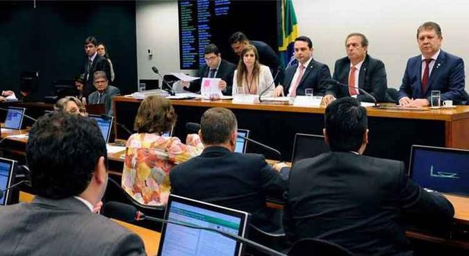 Reunião da comissão especial da Câmara dos Deputados que aprovou proibição do aborto em qualquer situação(foto: Luís Macedo/Câmara dos Deputados - 08/11/17) Reunião da comissão especial da Câmara dos Deputados que aprovou proibição do aborto em qualquer situação(foto: Luís Macedo/Câmara dos Deputados - 08/11/17)