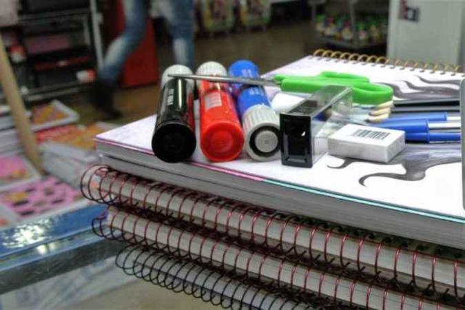 Itens poderão ser adquiridos de acordo com o que está definido na lista de material entregue na unidade escolar (foto: Gabriel Jabur/Agência Brasília) Itens poderão ser adquiridos de acordo com o que está definido na lista de material entregue na unidade escolar (foto: Gabriel Jabur/Agência Brasília)