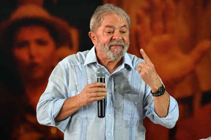 PT aposta na força do eleitorado nordestino(foto: AFP / Nelson Almeida) PT aposta na força do eleitorado nordestino(foto: AFP / Nelson Almeida)