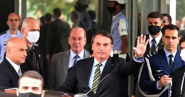 Arquivada a&ccedil;&atilde;o contra Bolsonaro por assinatura de Moro na sa&iacute;da de Valeixo