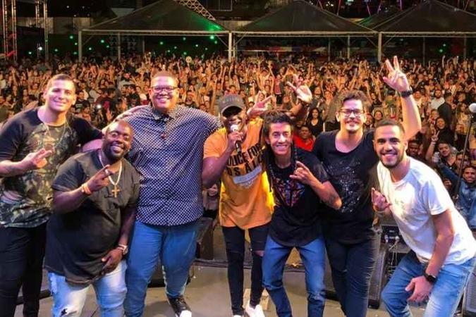 O pagode do Di Propósito vai embalar as quartas de final do Brasil nesta quinta-feira (27/6)(foto: Arquivo Pessoal) O pagode do Di Propósito vai embalar as quartas de final do Brasil nesta quinta-feira (27/6)(foto: Arquivo Pessoal)