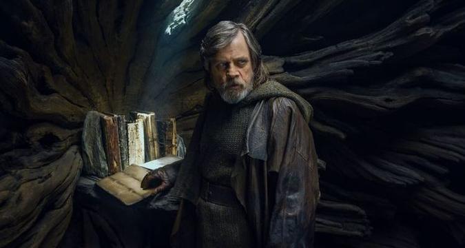 Em Os últimos Jedi, o mistério sobre o exílio de Luke é desvendado (foto: Divulgação/Lucasfilm) Em Os últimos Jedi, o mistério sobre o exílio de Luke é desvendado (foto: Divulgação/Lucasfilm)
