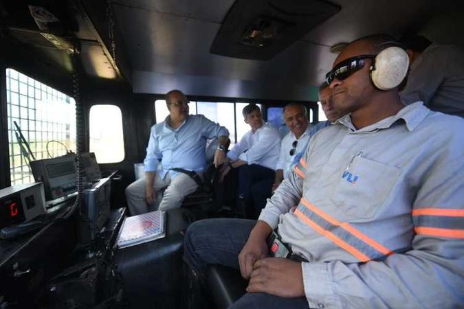 O trem usado para a inspeção tem capacidade para conduzir 10 pessoas(foto: Ed Alves/CB/D.A Press) O trem usado para a inspeção tem capacidade para conduzir 10 pessoas(foto: Ed Alves/CB/D.A Press)