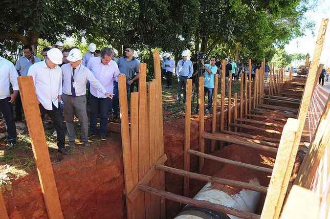 Mais de 70% das obras da adutora de água tratada do Sistema Produtor Corumbá, em Santa Maria (DF), estão prontos(foto: Dênio Simões/Agência Brasília.) Mais de 70% das obras da adutora de água tratada do Sistema Produtor Corumbá, em Santa Maria (DF), estão prontos(foto: Dênio Simões/Agência Brasília.)