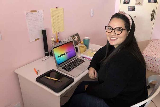 Para a professora de química Gabriela, ainda não é o momento de voltar a ter aulas presenciais (foto: Arquivo Pessoal) Para a professora de química Gabriela, ainda não é o momento de voltar a ter aulas presenciais (foto: Arquivo Pessoal)