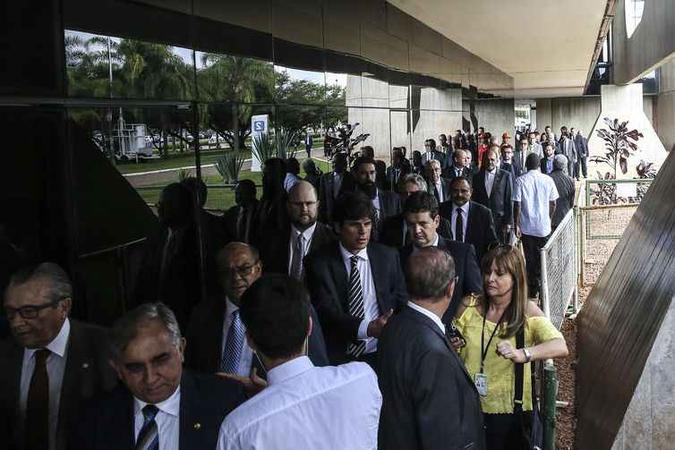 Parlamentares do PSDB chegam ao Centro Cultural Banco do Brasil (CCBB), para reunião com Bolsonaro e a equipe de transição(foto: Valter Campanato/Agência Brasil) Parlamentares do PSDB chegam ao Centro Cultural Banco do Brasil (CCBB), para reunião com Bolsonaro e a equipe de transição(foto: Valter Campanato/Agência Brasil)
