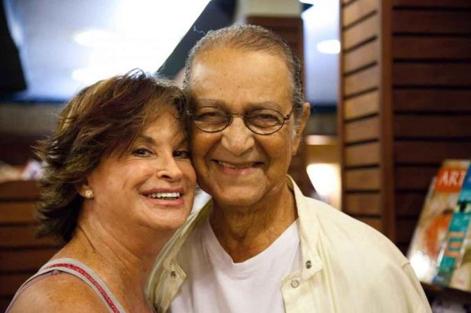 A atriz Vera Gertel com o ator Nelson XavierArquivo Pessoal A atriz Vera Gertel com o ator Nelson XavierArquivo Pessoal