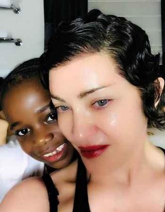 Madonna surpreendeu os fãs ao aparecer com 'look' diferente(foto: Reprodução/Instagram) Madonna surpreendeu os fãs ao aparecer com 'look' diferente(foto: Reprodução/Instagram)
