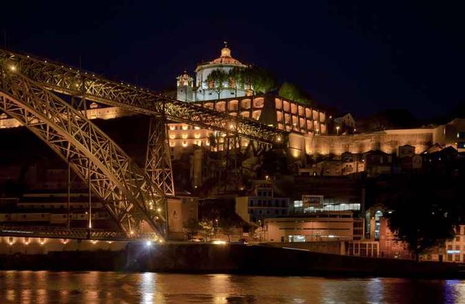 No alto da Serra do Pilar, em Vila Nova de Gaia é possível apreciar a cidade do Porto(foto: Diego Delso/ Wikimédia Commons/Reprodução) No alto da Serra do Pilar, em Vila Nova de Gaia é possível apreciar a cidade do Porto(foto: Diego Delso/ Wikimédia Commons/Reprodução)