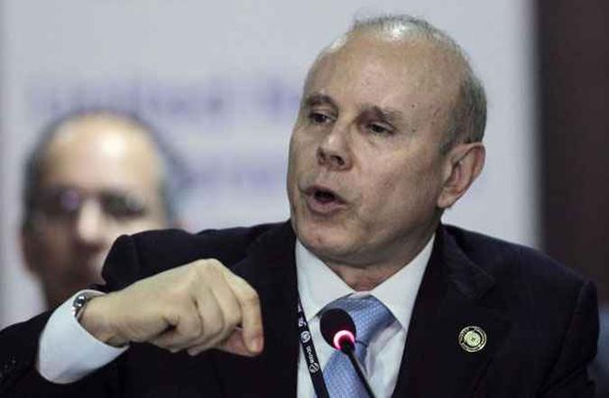 Com a medida, o ministro da Fazenda, Guido Mantega, pretende ampliar os investimentos, estimular a demanda, aumentar a confiança e acelerar o crescimento(foto: Ueslei Marcelino/REUTERS) Com a medida, o ministro da Fazenda, Guido Mantega, pretende ampliar os investimentos, estimular a demanda, aumentar a confiança e acelerar o crescimento(foto: Ueslei Marcelino/REUTERS)