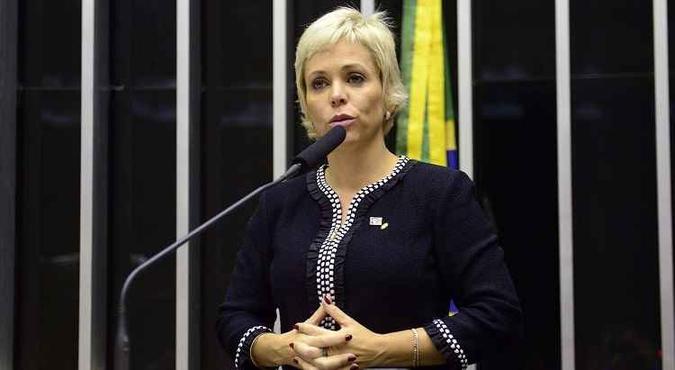 Segundo o movimento dos advogados, a deputada %u201Cpraticou pessoalmente graves violações das leis trabalhistas, flagradas e comprovadas em, pelo menos, duas demandas judiciais%u201D.(foto: Mariana Oliveira/Câmara dos Deputados) Segundo o movimento dos advogados, a deputada %u201Cpraticou pessoalmente graves violações das leis trabalhistas, flagradas e comprovadas em, pelo menos, duas demandas judiciais%u201D.(foto: Mariana Oliveira/Câmara dos Deputados)