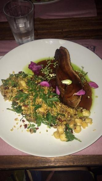 Um dos pratos principais do C�-J�: barriga de porco com cuscuz(foto: Lu�za Figueiredo*)