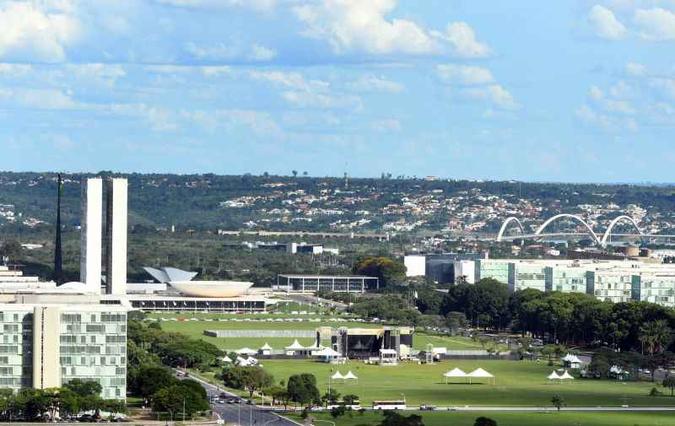 Atualmente, o Brasil tem cerca de 12 milhões de servidores públicos (foto: Ed Alves/CB/D.A Press) Atualmente, o Brasil tem cerca de 12 milhões de servidores públicos (foto: Ed Alves/CB/D.A Press)