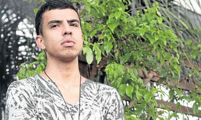 Lucas Farone tomou apenas uma das duas doses recomendadas da tríplice viral e pegou caxumba durante viagem com amigos(foto: Marilia Lima/Esp. CB/D.A Press) Lucas Farone tomou apenas uma das duas doses recomendadas da tríplice viral e pegou caxumba durante viagem com amigos(foto: Marilia Lima/Esp. CB/D.A Press)