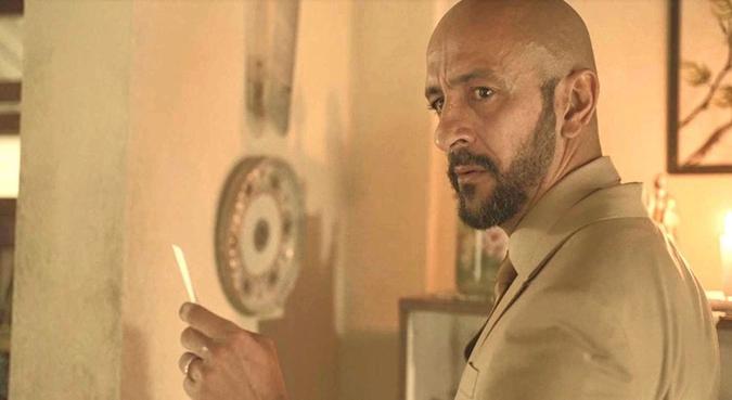 Desde que descobriu o parentesco com Betina, Álvaro faz de tudo para tirar a moça de cena(foto: TV Globo/Reprodução) Desde que descobriu o parentesco com Betina, Álvaro faz de tudo para tirar a moça de cena(foto: TV Globo/Reprodução)